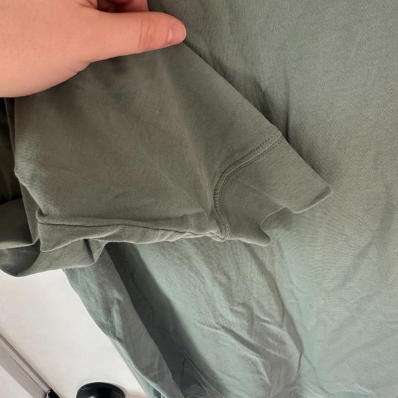 J Crew Men's Olive Long Sleeve Shirt Essential Tee Large - Picture 5 of 5